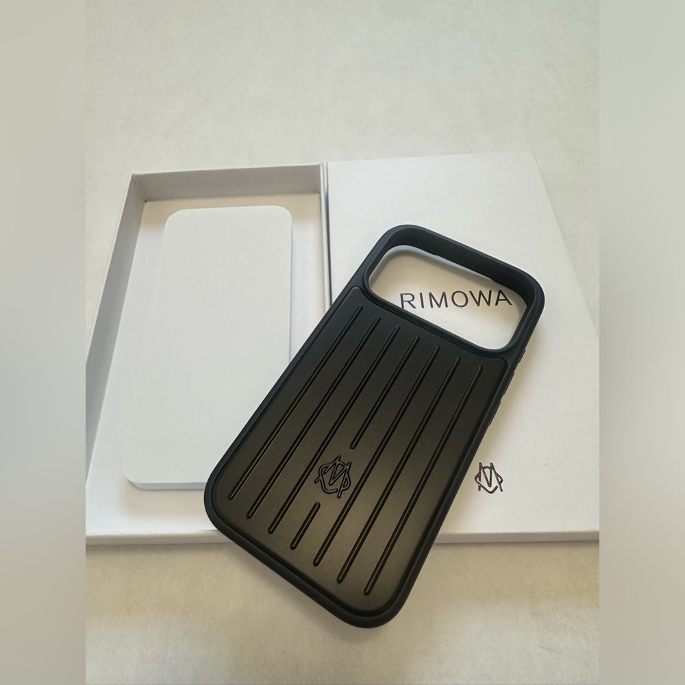 Rimowa Iphone Case Aluminum For Iphone 17 Pro - Picture 3 of 5